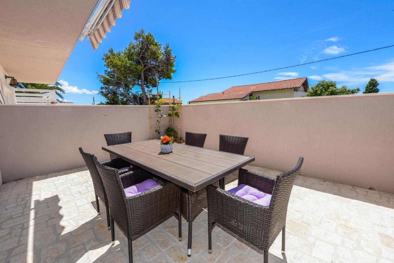 Apartments Amfora - Cozy And Modern Apartments For Up To 15 People, 100M From The Sea And Beach Stara Novalja Exterior photo